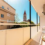 Stylish Oliva On Bacvice Near Old Town