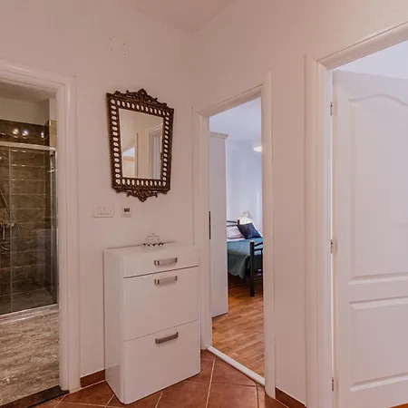 Apartman Stylish Oliva On Bacvice Near Old Town