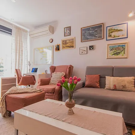 Apartman Stylish Oliva On Bacvice Near Old Town